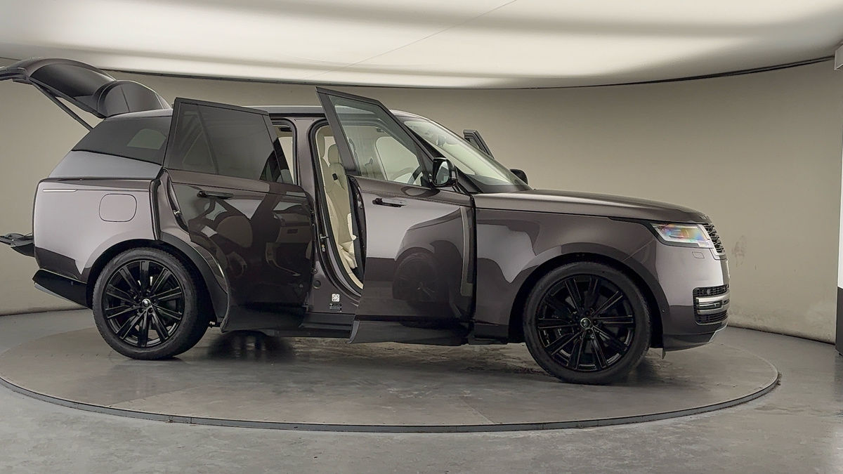 More views of Land Rover Range Rover