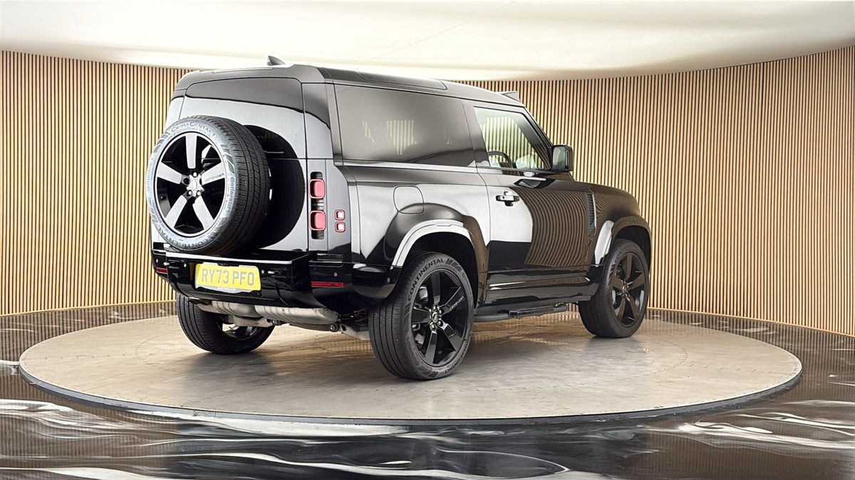 More views of Land Rover Defender 90