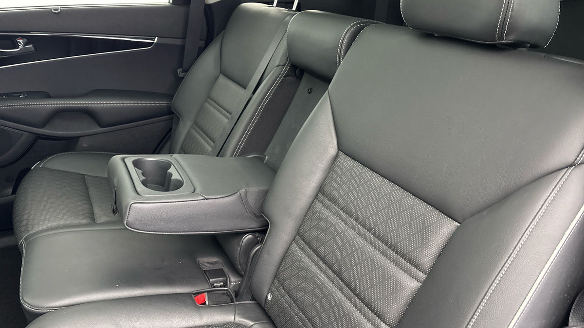 Kia Sorento Image 9