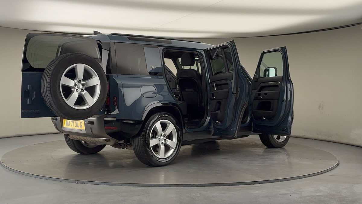 More views of Land Rover Defender 110