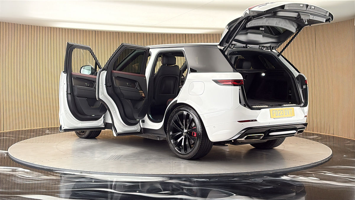 More views of Land Rover Range Rover Sport