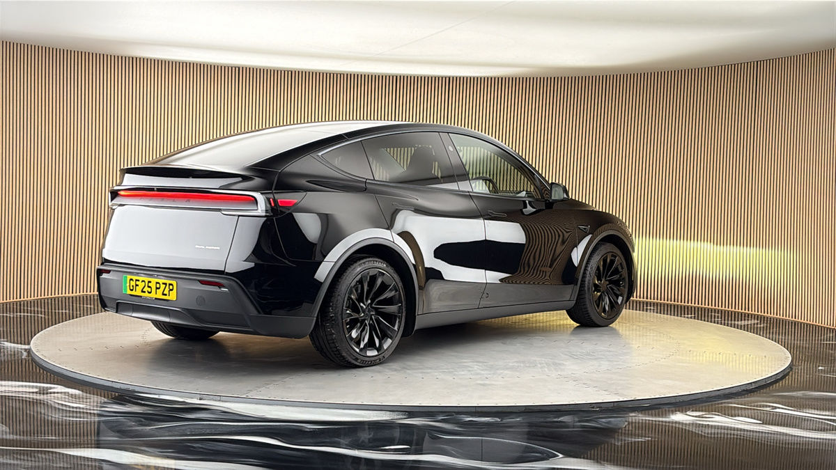 Tesla Model Y Image 21