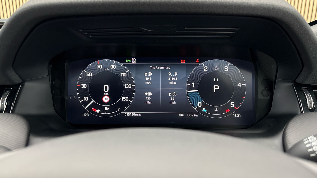 Land Rover Discovery Sport Image 32