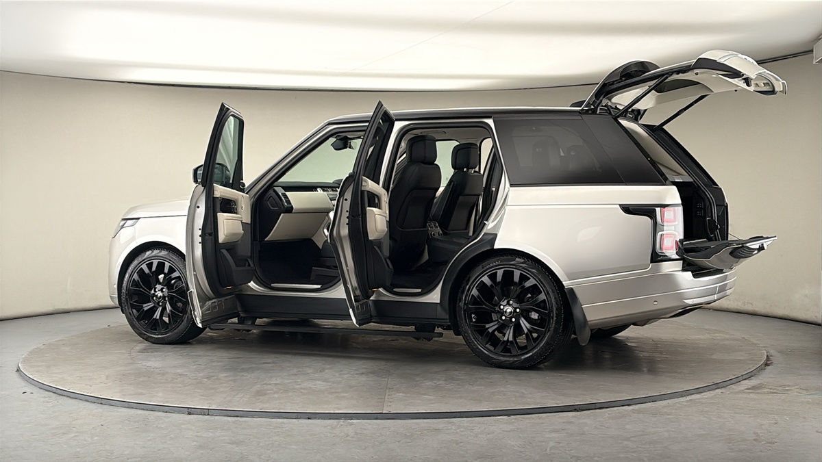 More views of Land Rover Range Rover