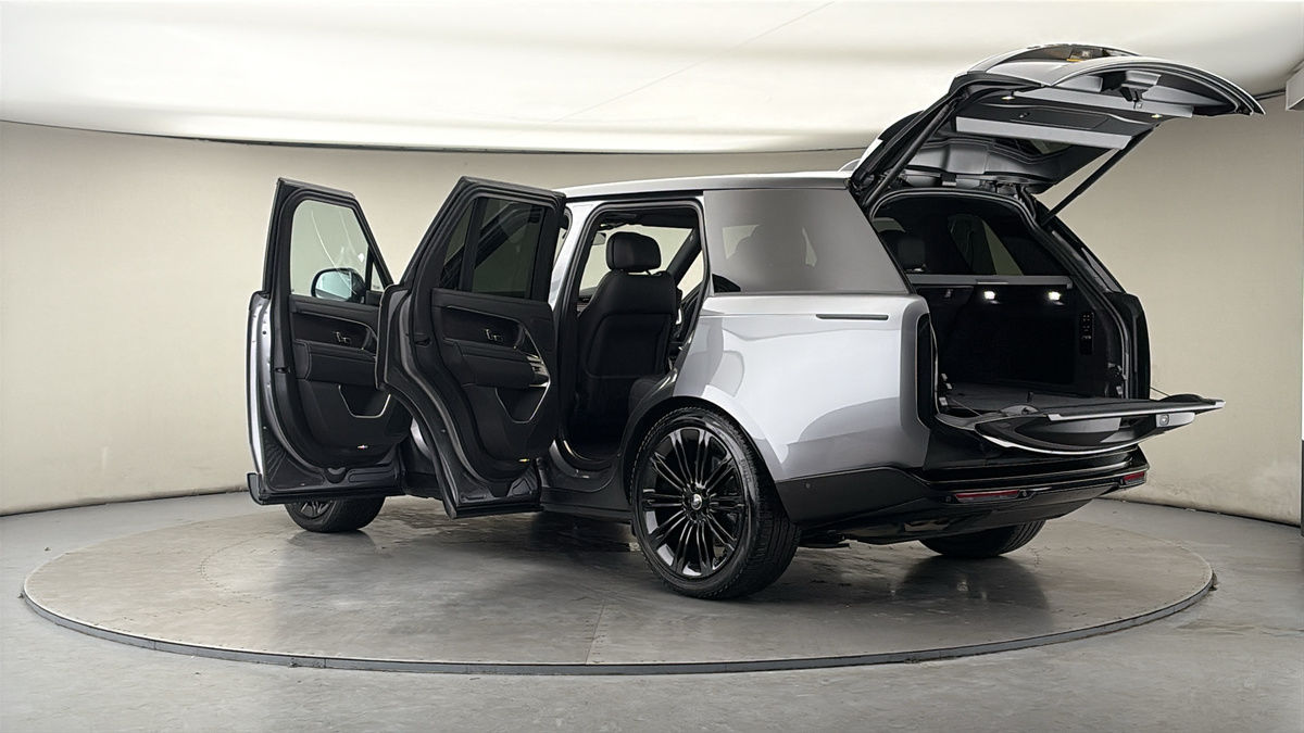 More views of Land Rover Range Rover