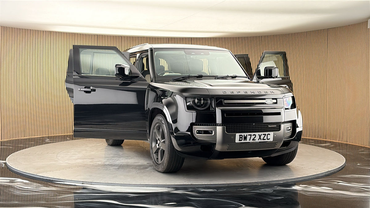 More views of Land Rover Defender 110
