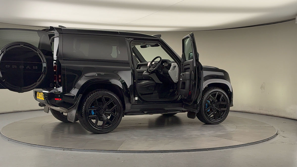 More views of Land Rover Defender 90