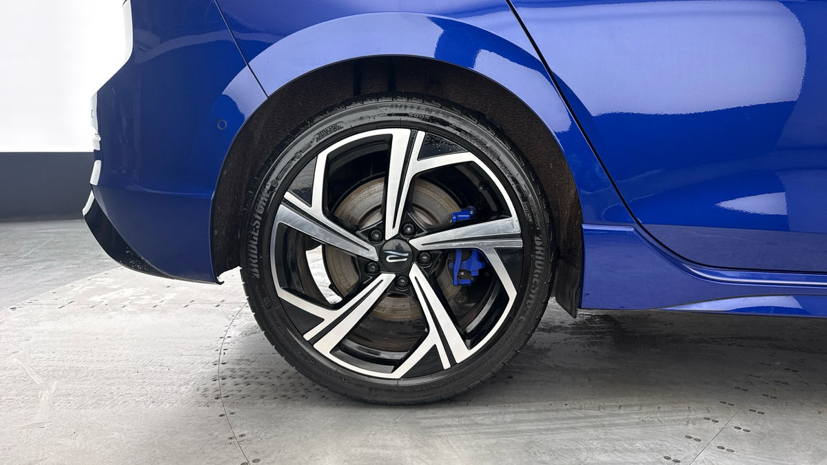 Volkswagen Golf Image 10