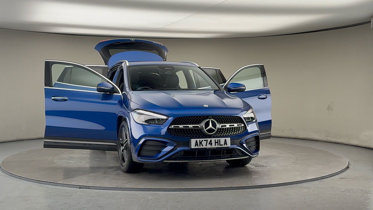 More views of Mercedes-Benz GLA