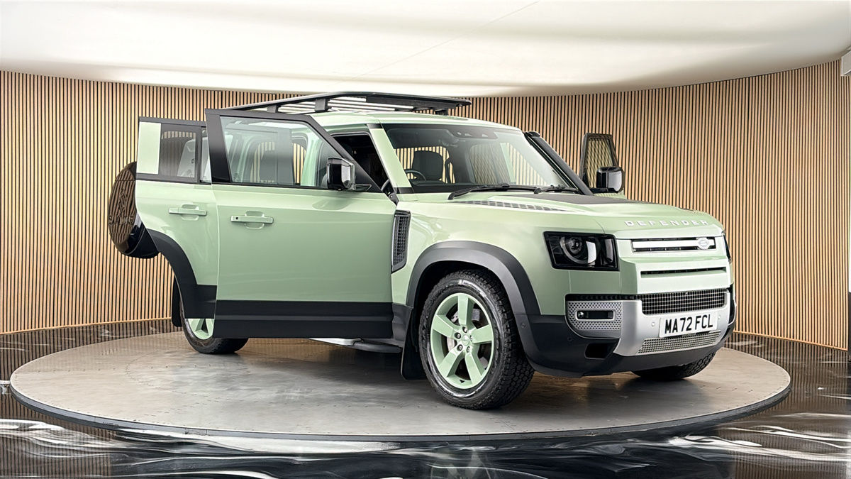 More views of Land Rover Defender 110