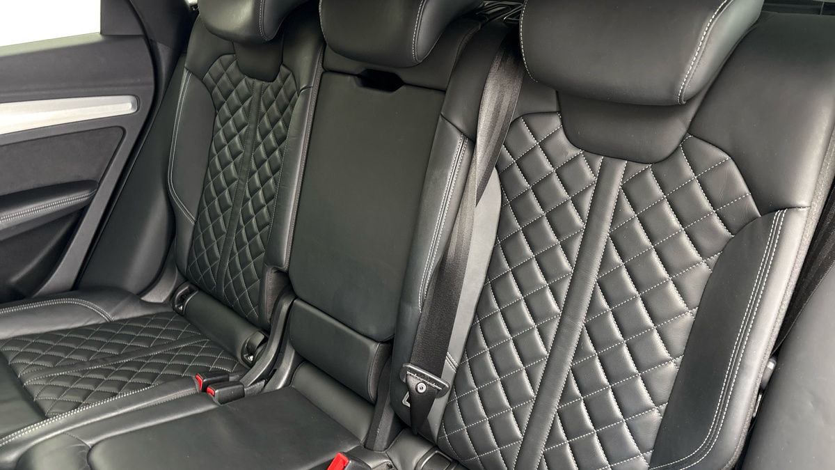 Audi Q5 Image 8