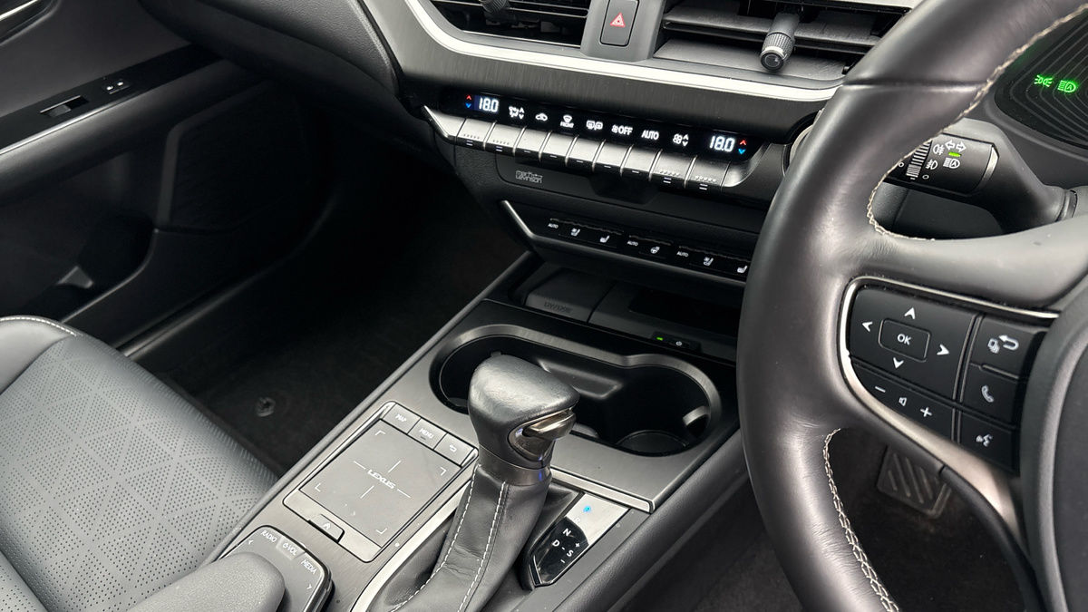 Lexus UX Image 18