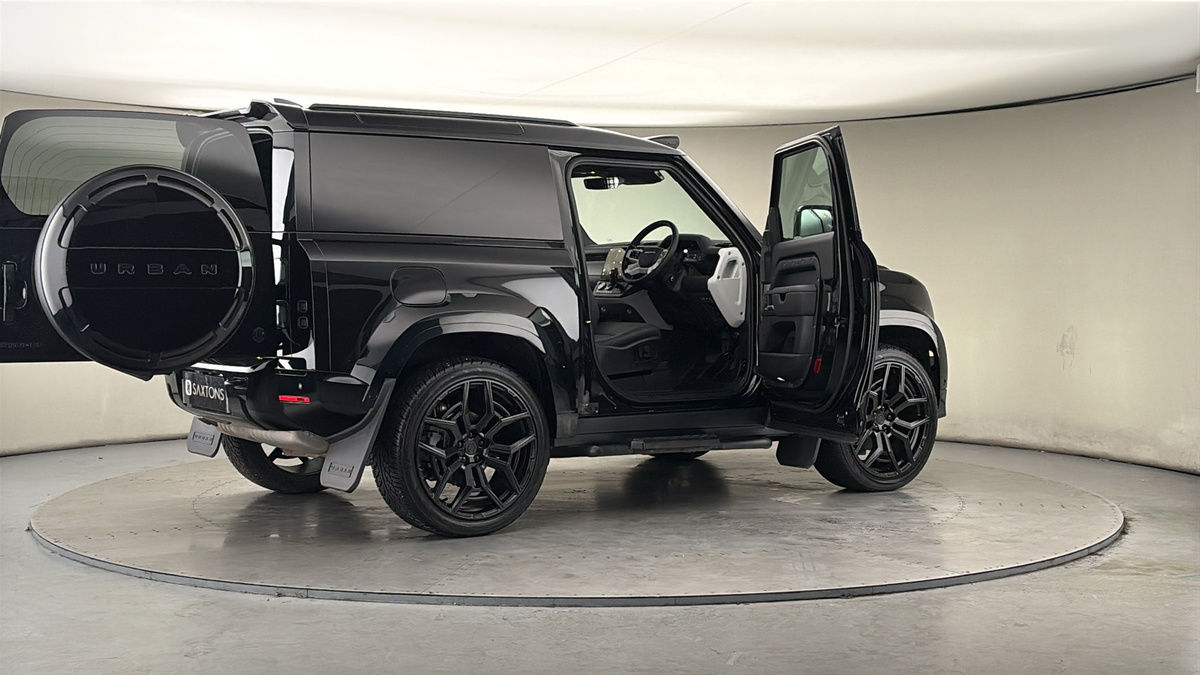 More views of Land Rover Defender 90