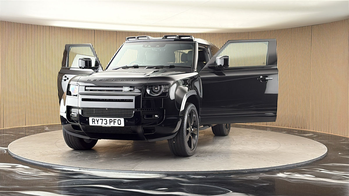 More views of Land Rover Defender 90