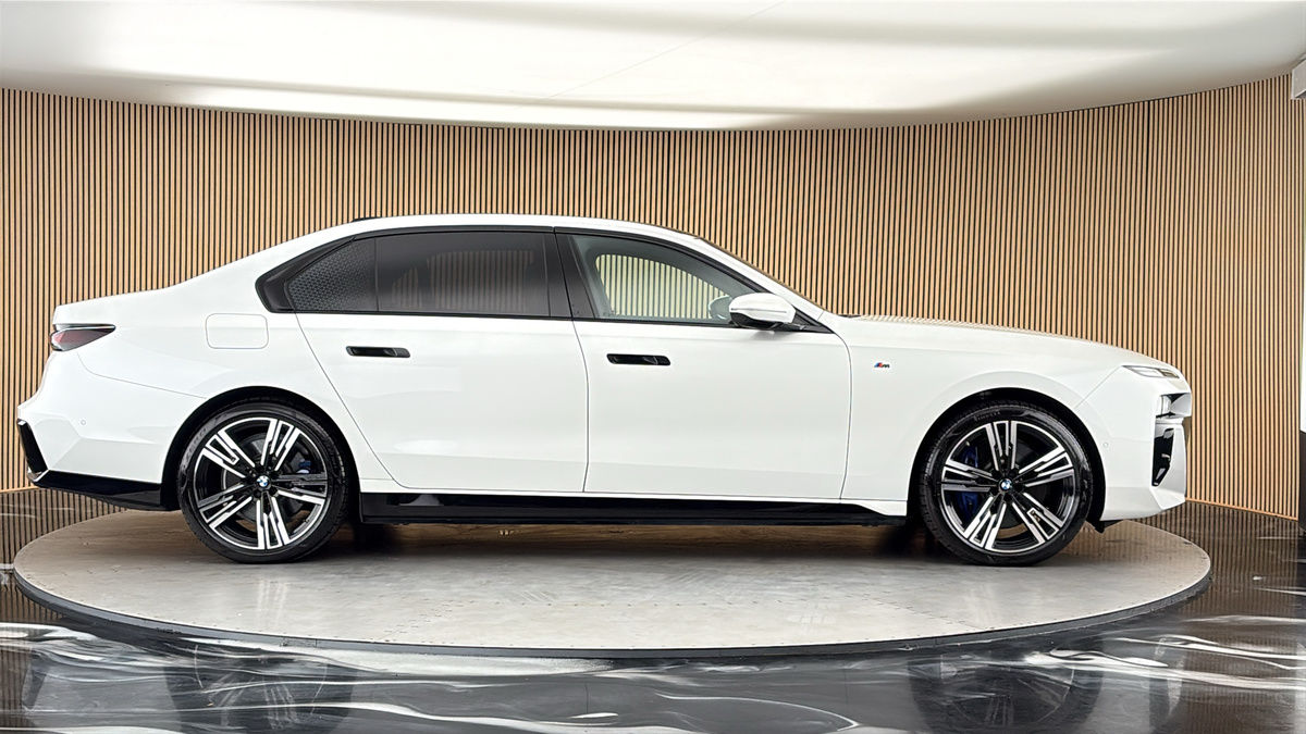 More views of BMW i7