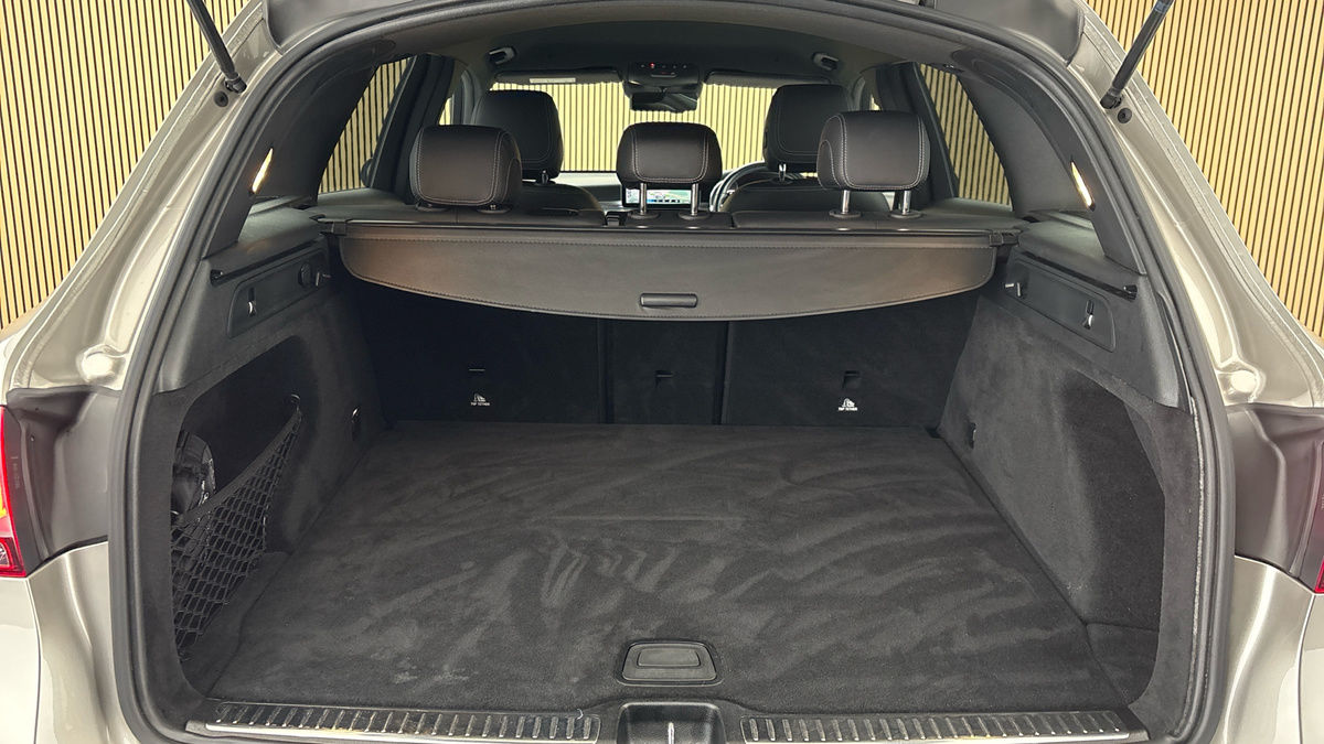 Mercedes-Benz GLC Image 11