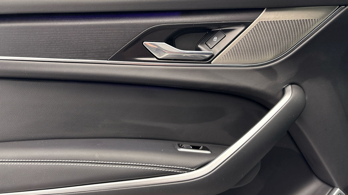 Jaguar F-PACE Image 19