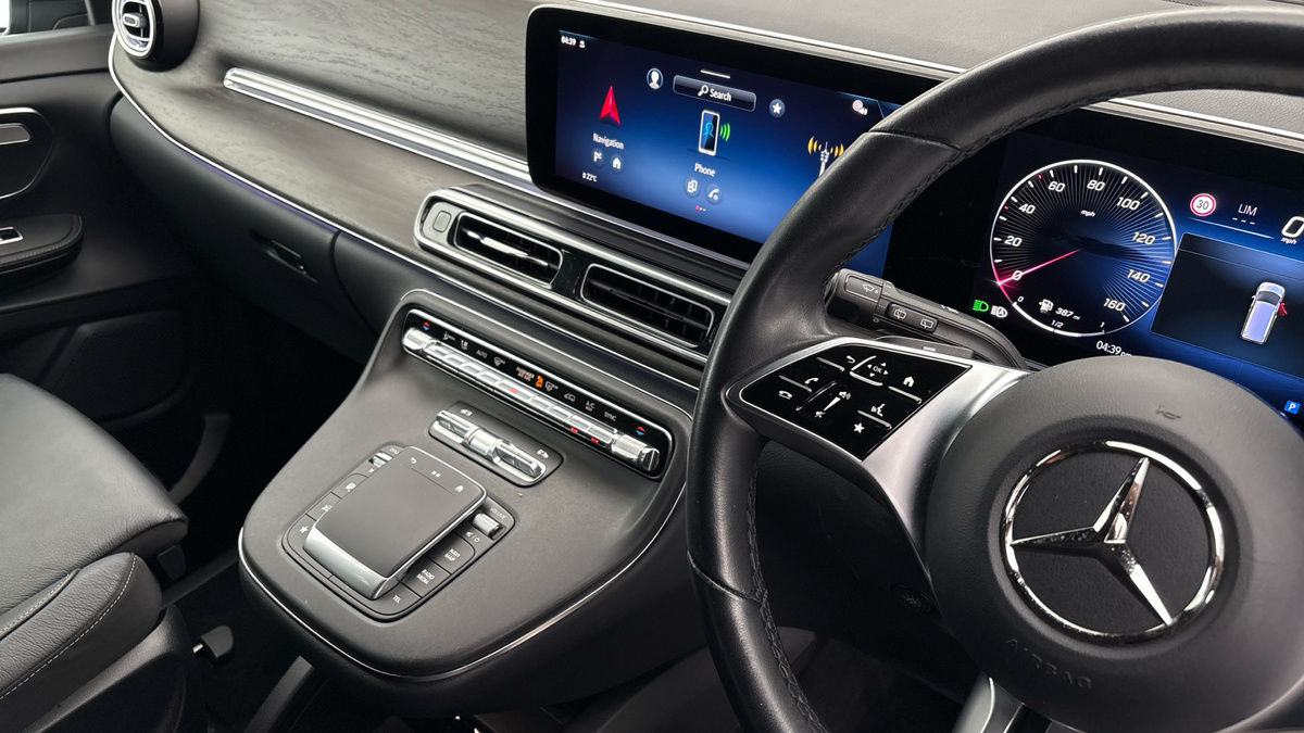 Mercedes-Benz V Class Image 18