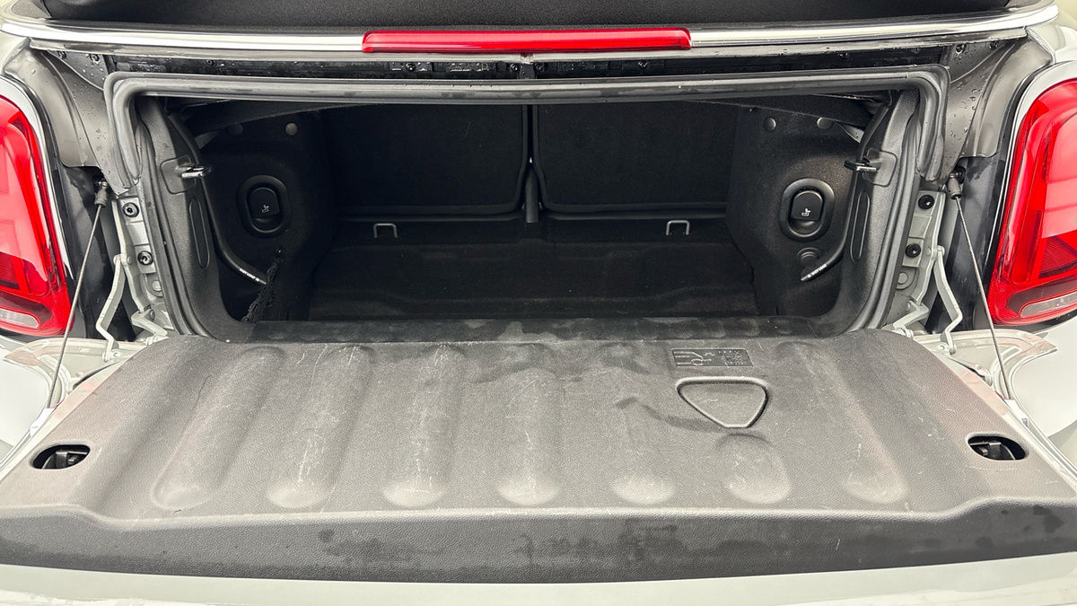 MINI Convertible Image 11