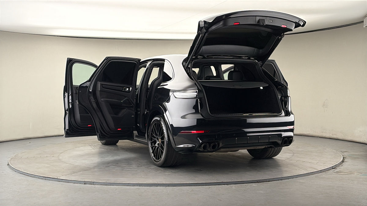 More views of Porsche Cayenne