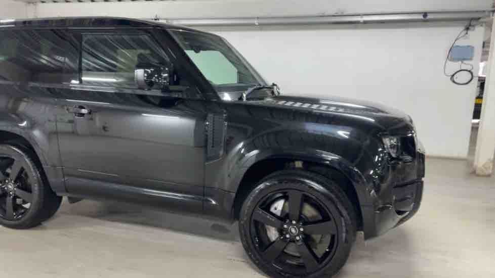 More views of Land Rover Defender 90