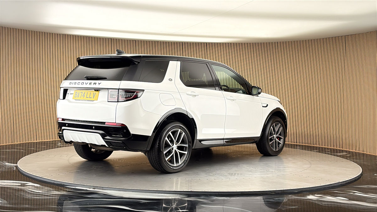 Land Rover Discovery Sport Image 21