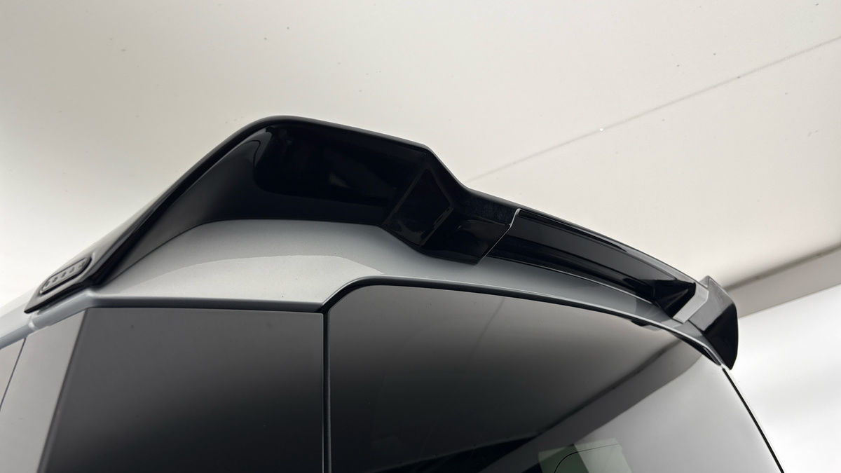 Land Rover Defender 110 Urban Image 29