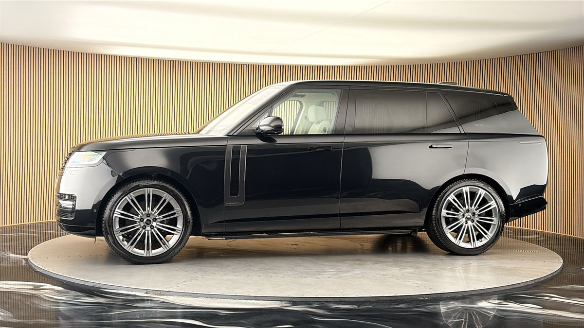 More views of Land Rover Range Rover