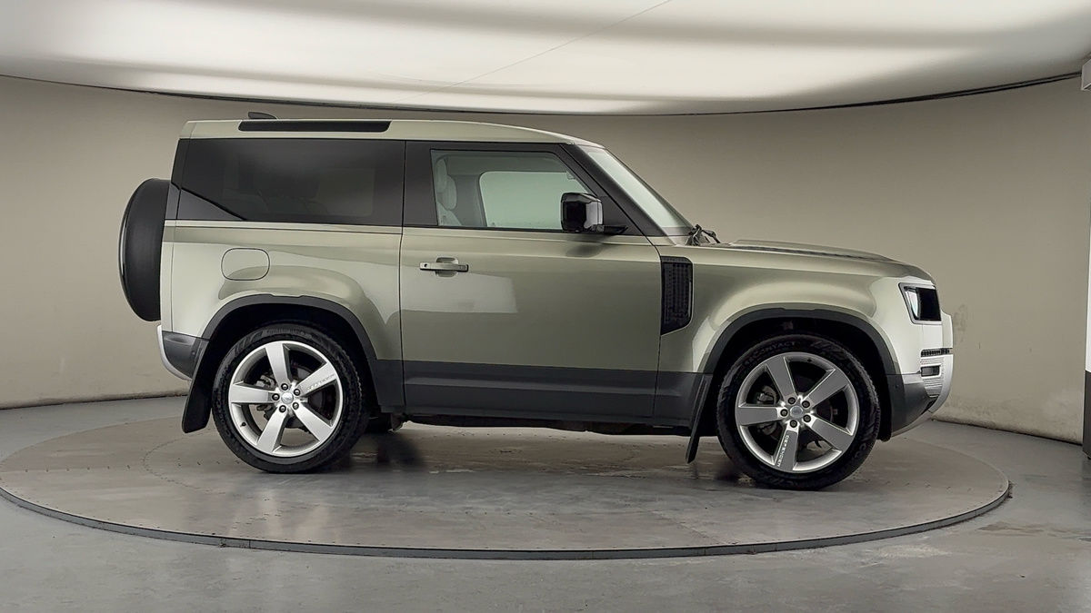 More views of Land Rover Defender 90