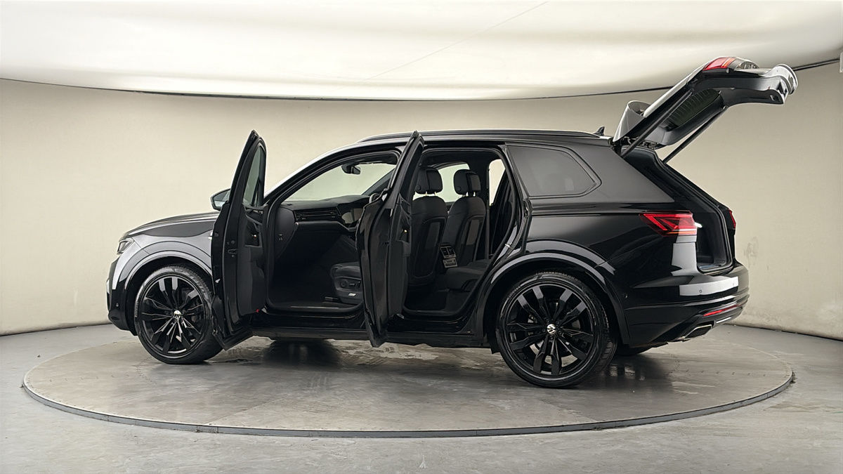 More views of Volkswagen Touareg