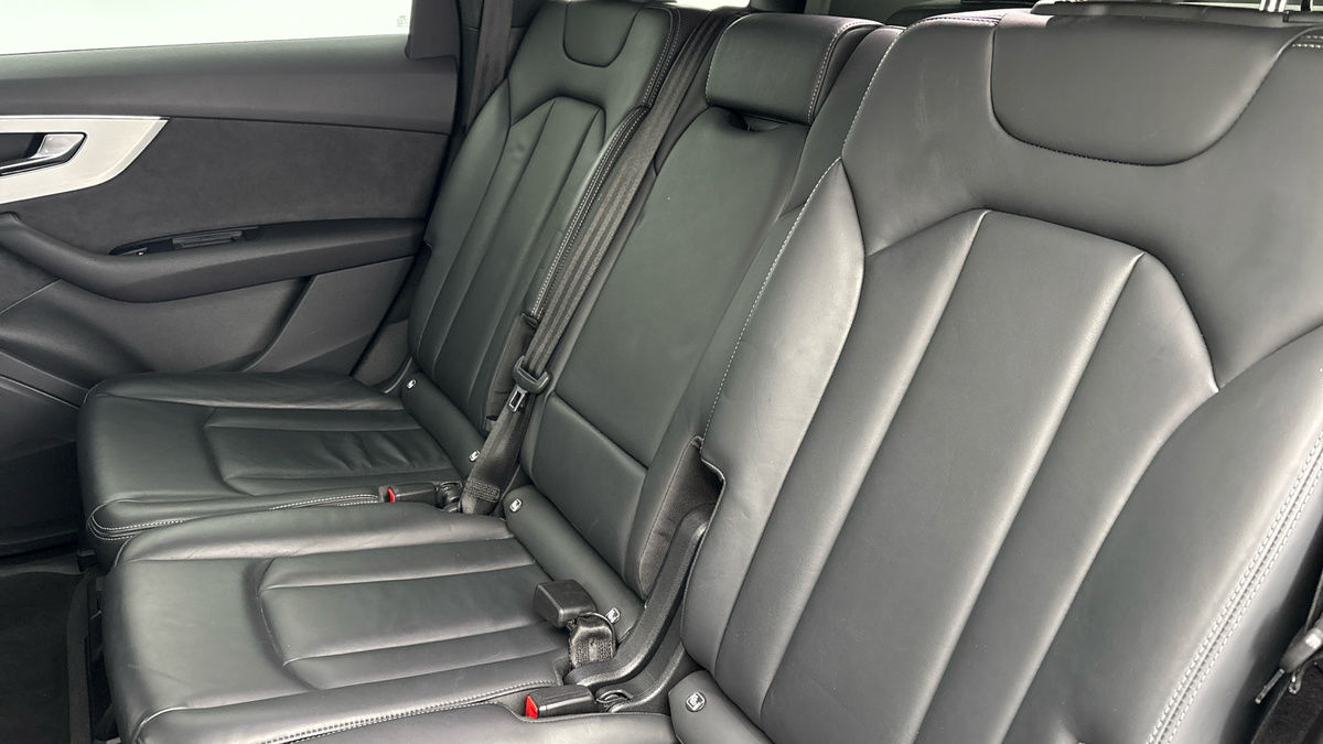 Audi Q7 Image 8