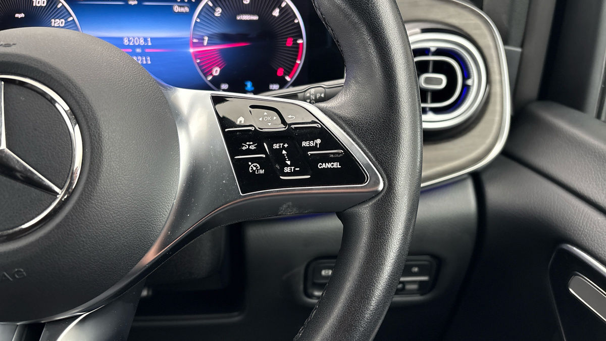 Mercedes-Benz V Class Image 14