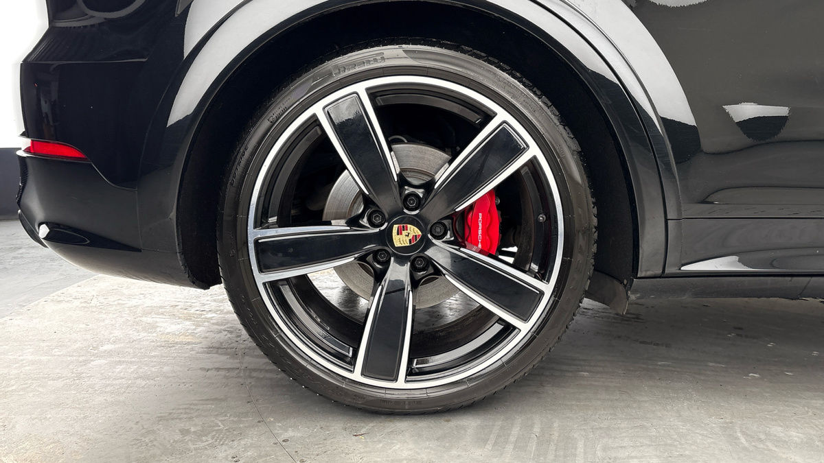 Porsche Cayenne Image 10