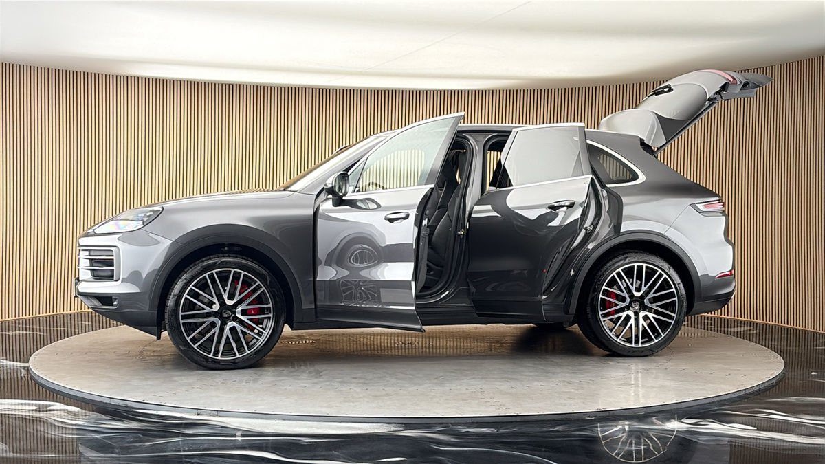 More views of Porsche Cayenne
