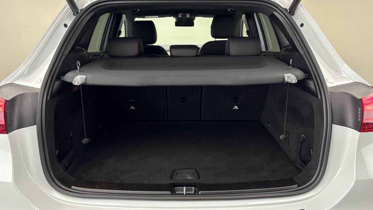 Mercedes-Benz GLA Image 11