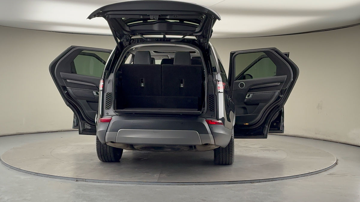 More views of Land Rover Discovery