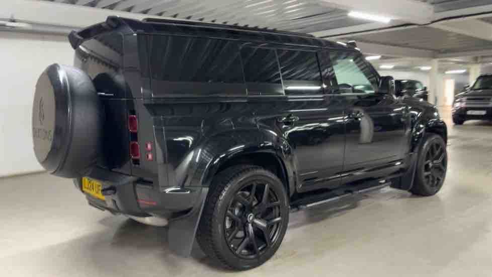 More views of Land Rover Defender 110