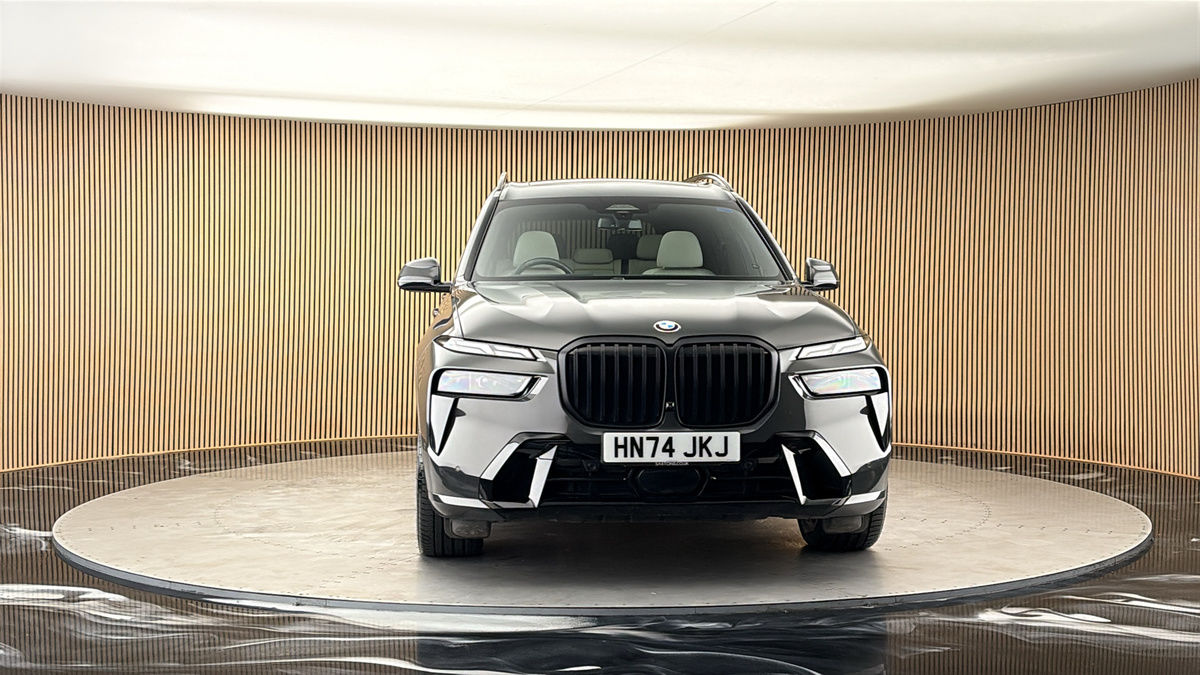 More views of BMW X7