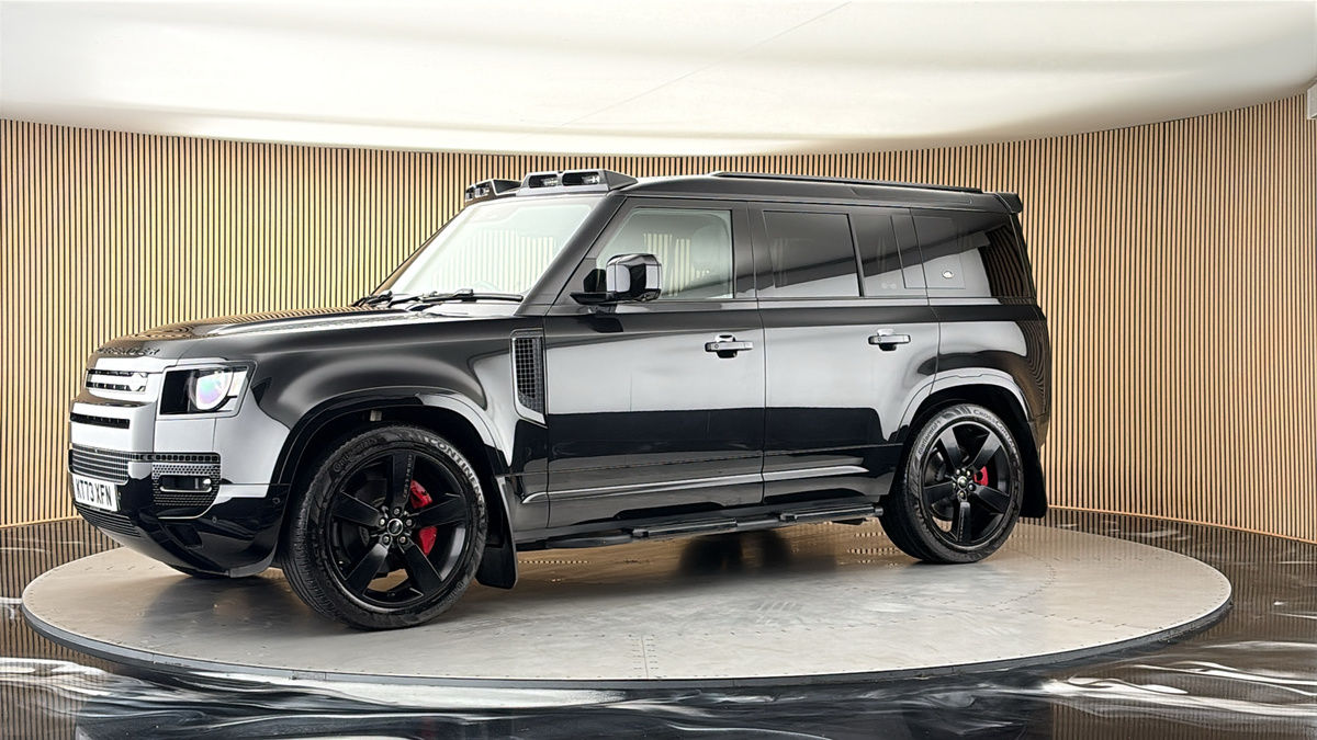 More views of Land Rover Defender 110