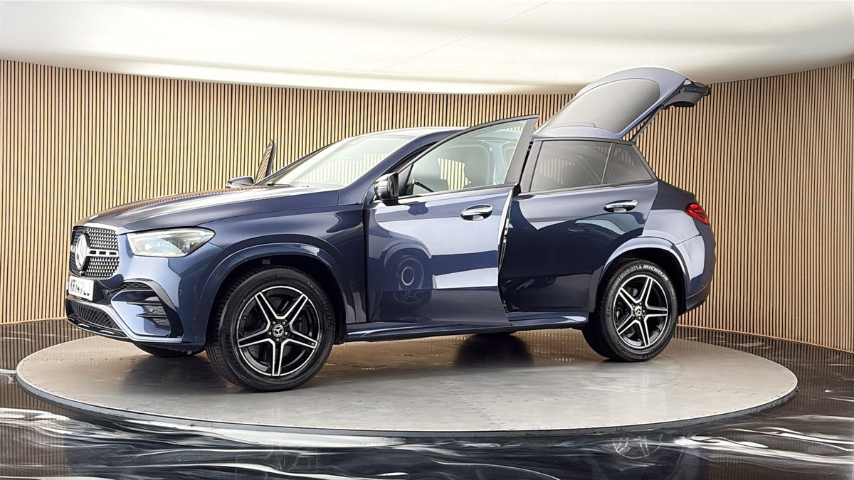 More views of Mercedes-Benz GLE