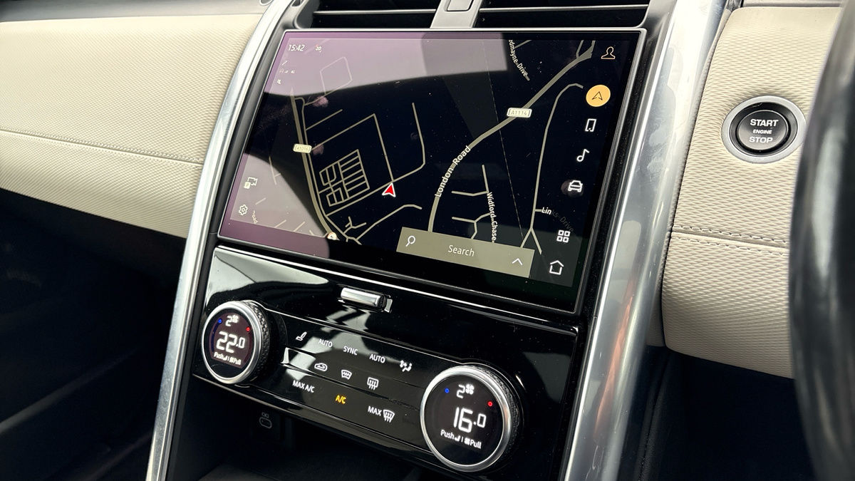 Land Rover Discovery Image 17