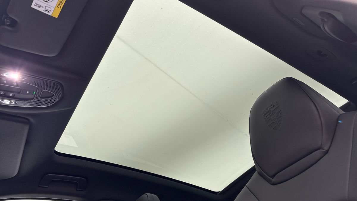 Porsche Cayenne Image 6