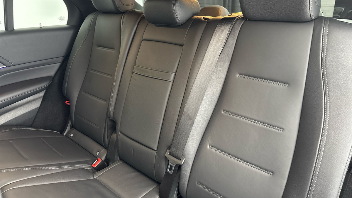 Mercedes-Benz GLE Image 8