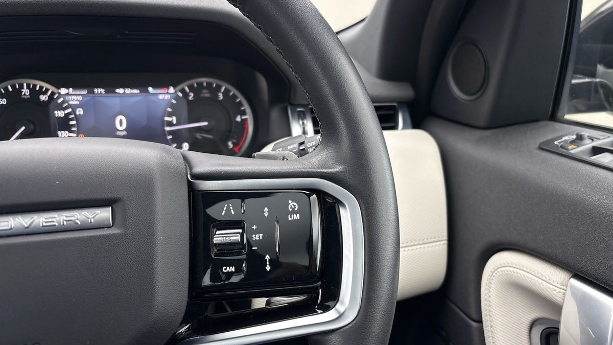 Land Rover Discovery Sport Image 14