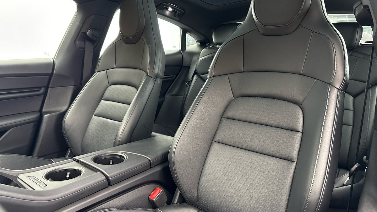 Porsche Taycan Image 7