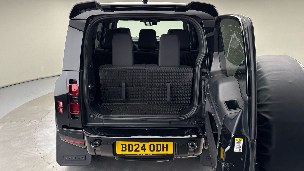 Land Rover Defender 110 Urban Image 11