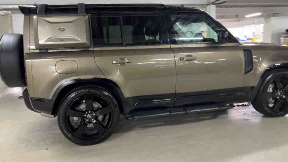 More views of Land Rover Defender 110