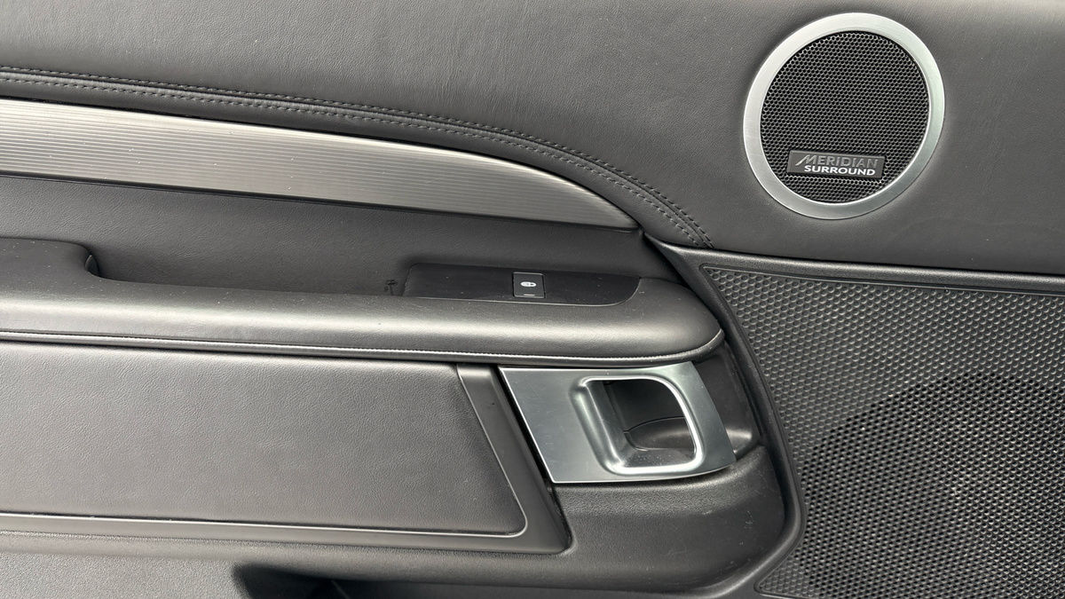 Land Rover Discovery Image 19