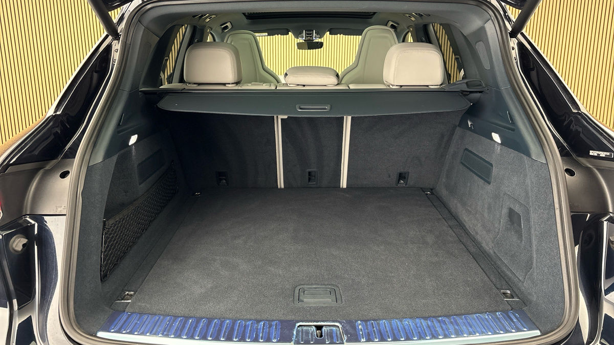 Porsche Cayenne Image 11