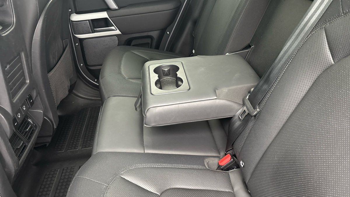 Land Rover Defender 110 Urban Image 9